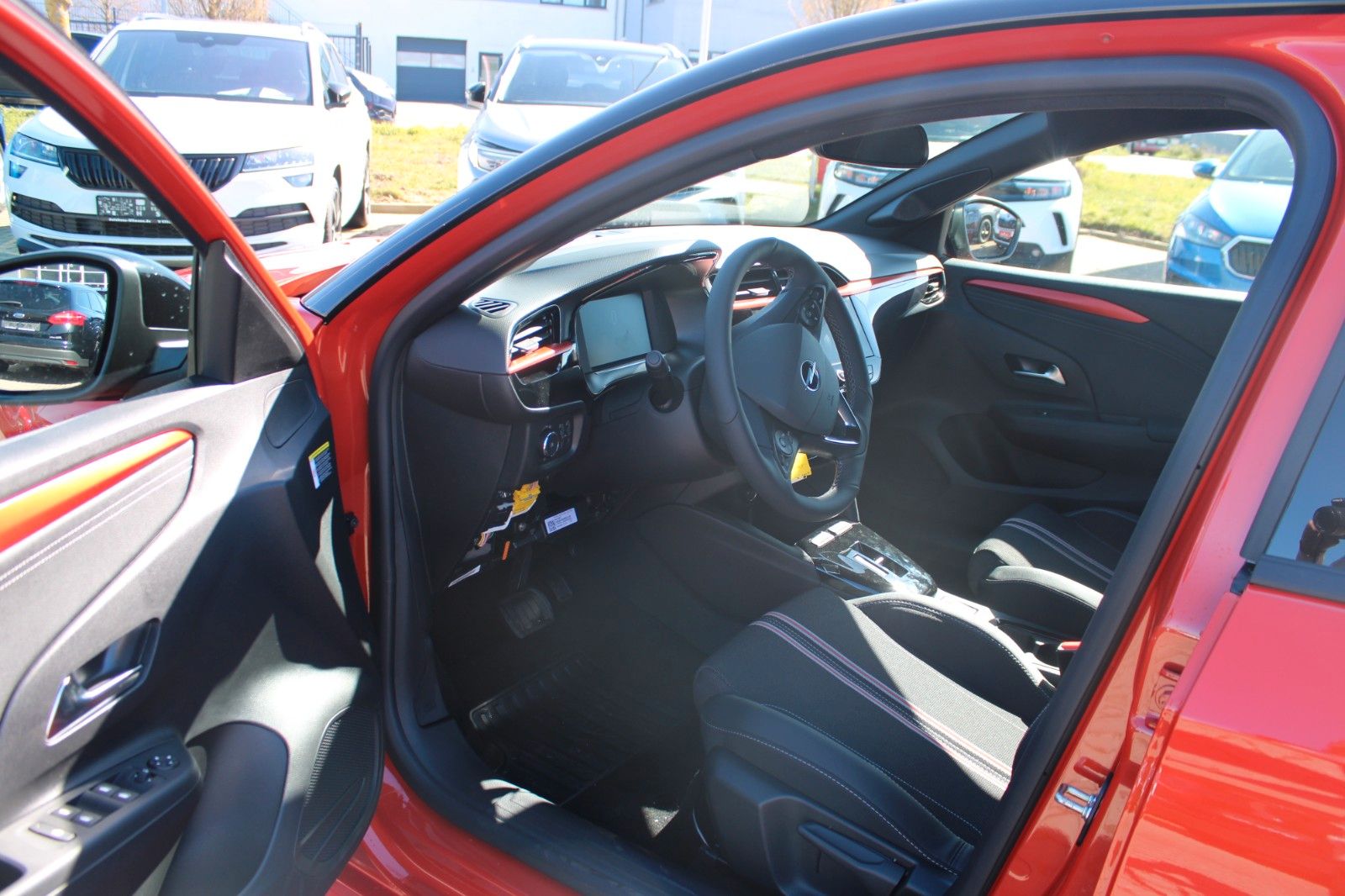 fahrzeugabbildung opel corsa f 1.2 mhev yes