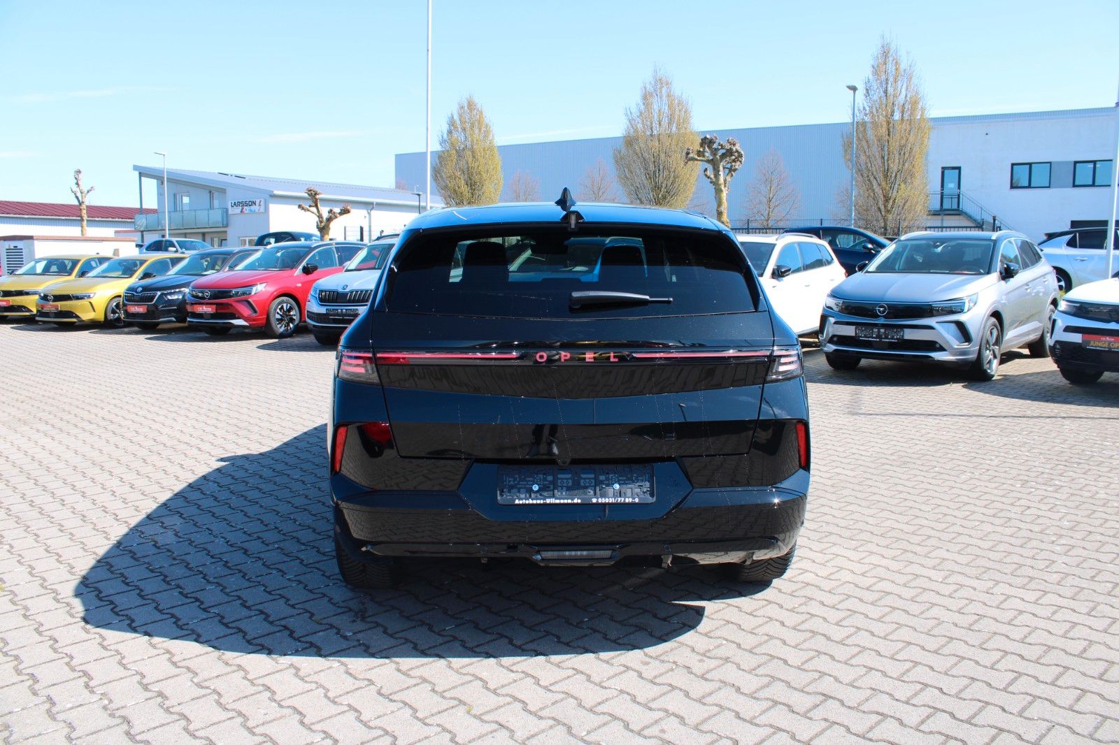fahrzeugabbildung opel grandland 97 kwh-batterie  electric gs