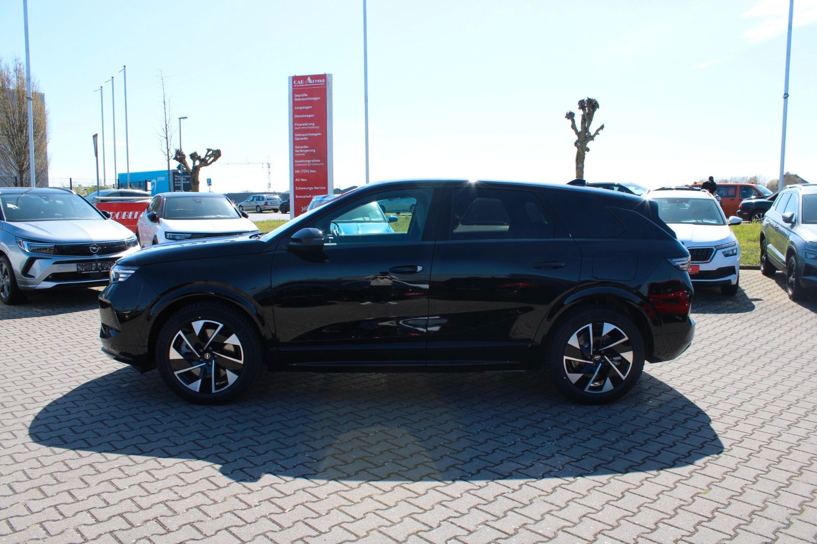 fahrzeugabbildung opel grandland 97 kwh-batterie  electric gs