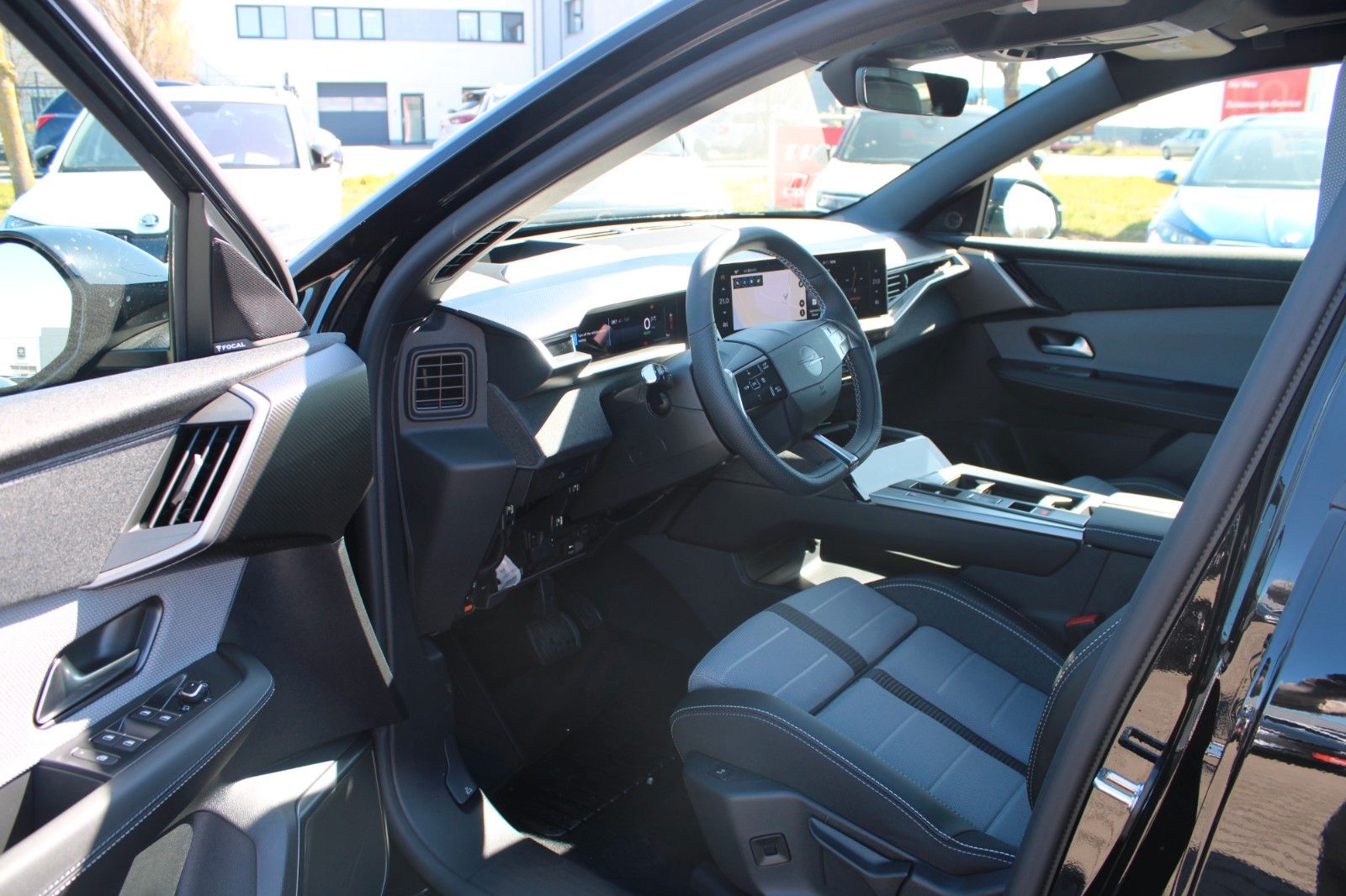 fahrzeugabbildung opel grandland 97 kwh-batterie  electric gs