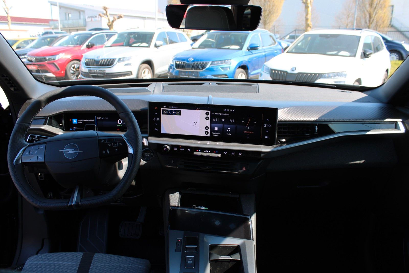 fahrzeugabbildung opel grandland 97 kwh-batterie  electric gs