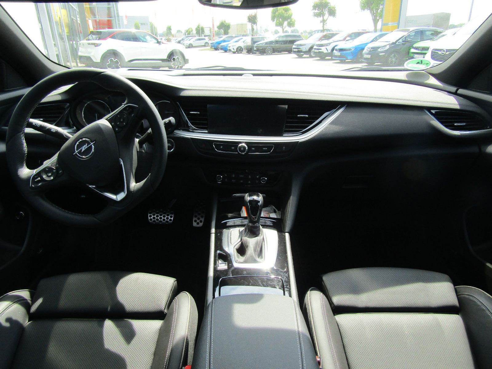 Fahrzeugabbildung Opel Insignia B Sports Tourer GSi 4x4 Automatik
