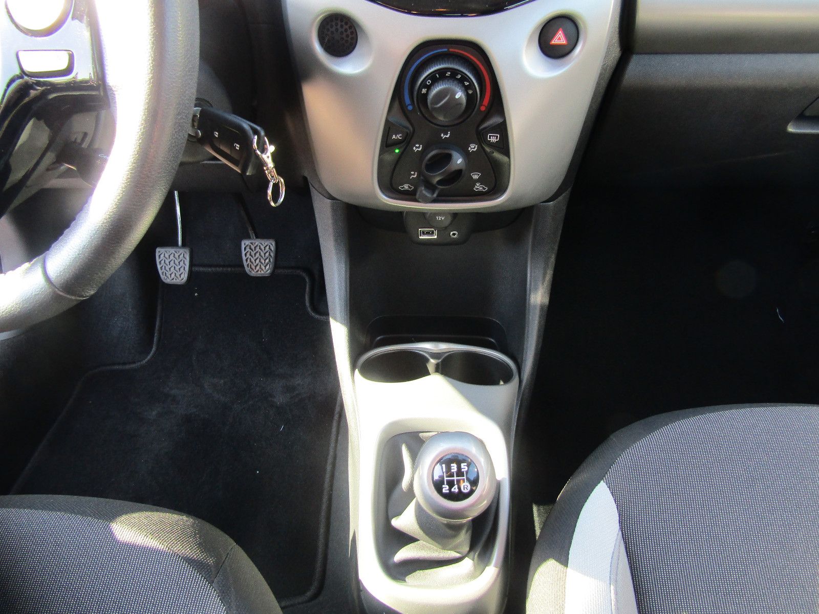 Fahrzeugabbildung Toyota Aygo AYGO x-play touch *1.Hand*Kamera*Tempomat*